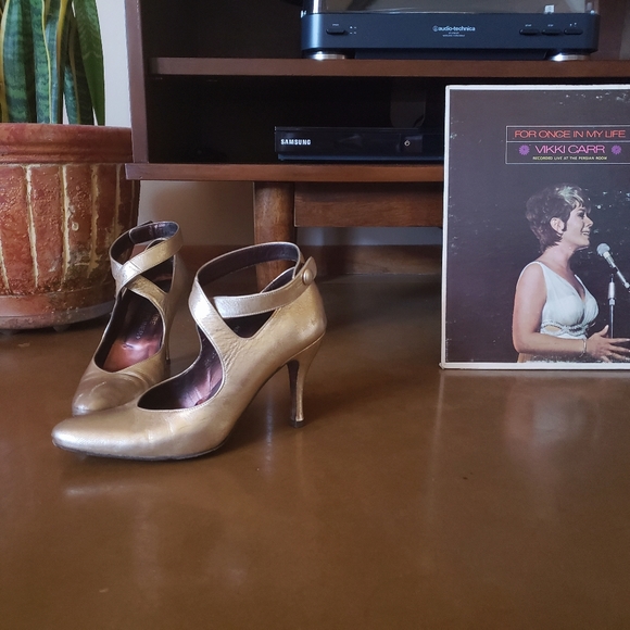 Couture Donald J Pliner 00s gold criss cross heels - Picture 1 of 8